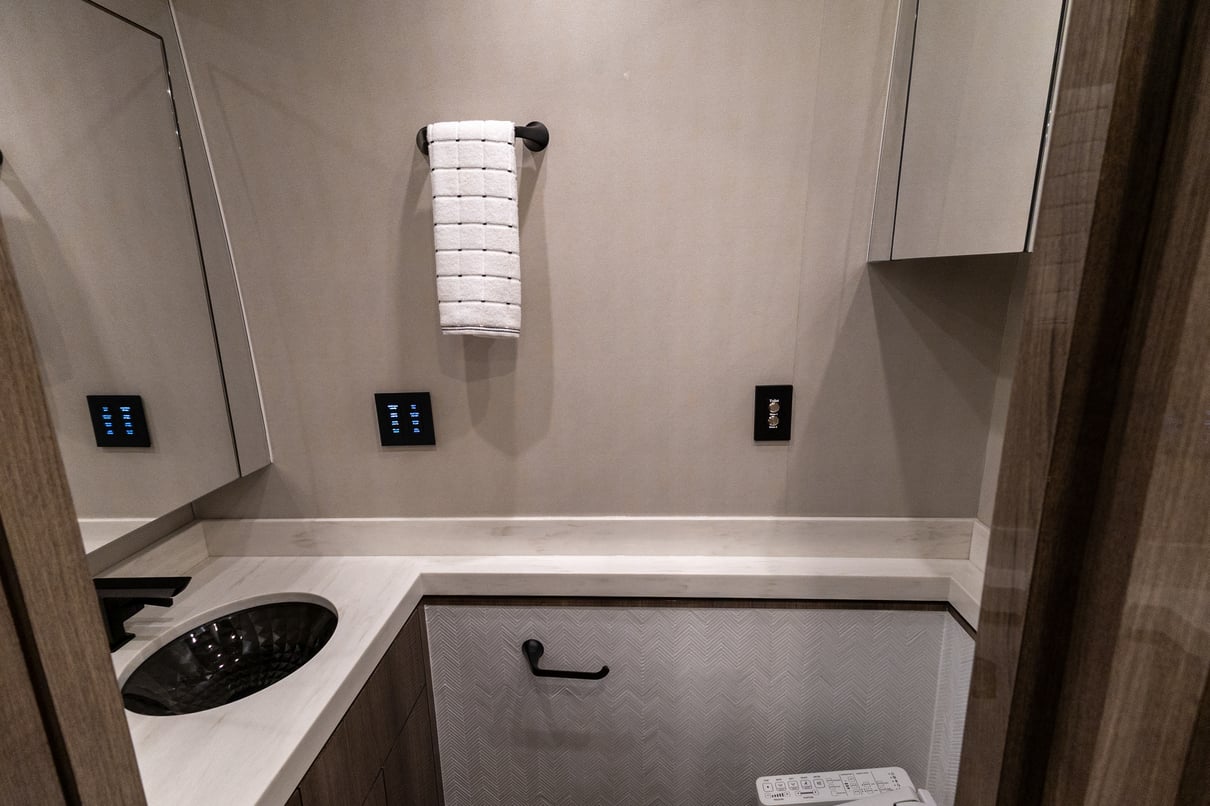 2023 Prevost Millennium X3 45 gallery image-22