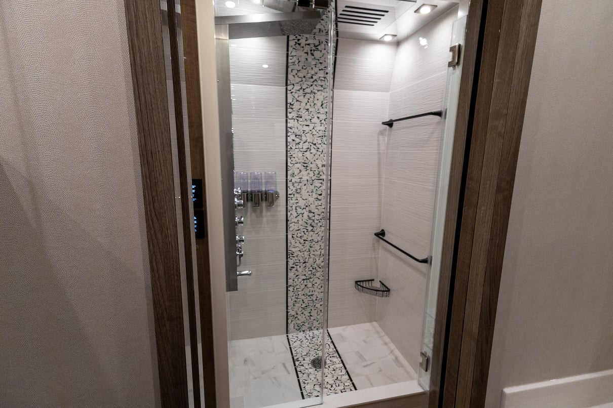 2023 Prevost Millennium X3 45 gallery image-24