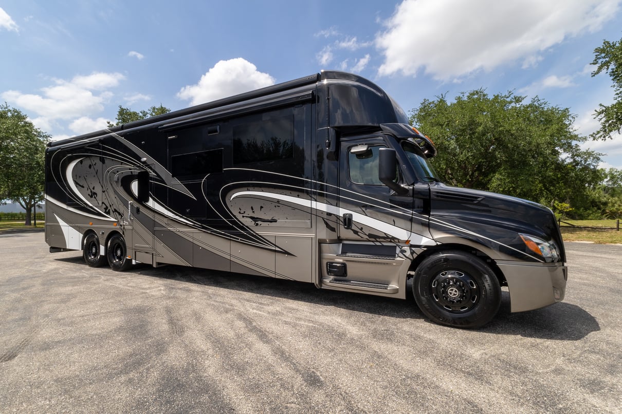 2026 SHOWHAULER ADVENTURE A4502 gallery image-2