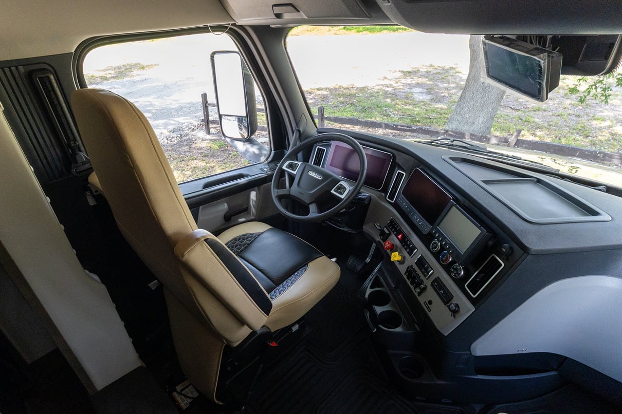 2026 SHOWHAULER ADVENTURE A4502 gallery image-14