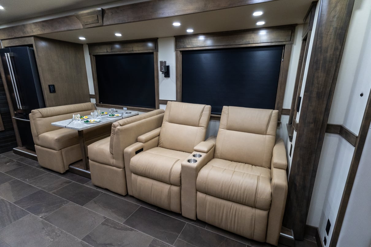 2026 SHOWHAULER ADVENTURE A4502 gallery image-16