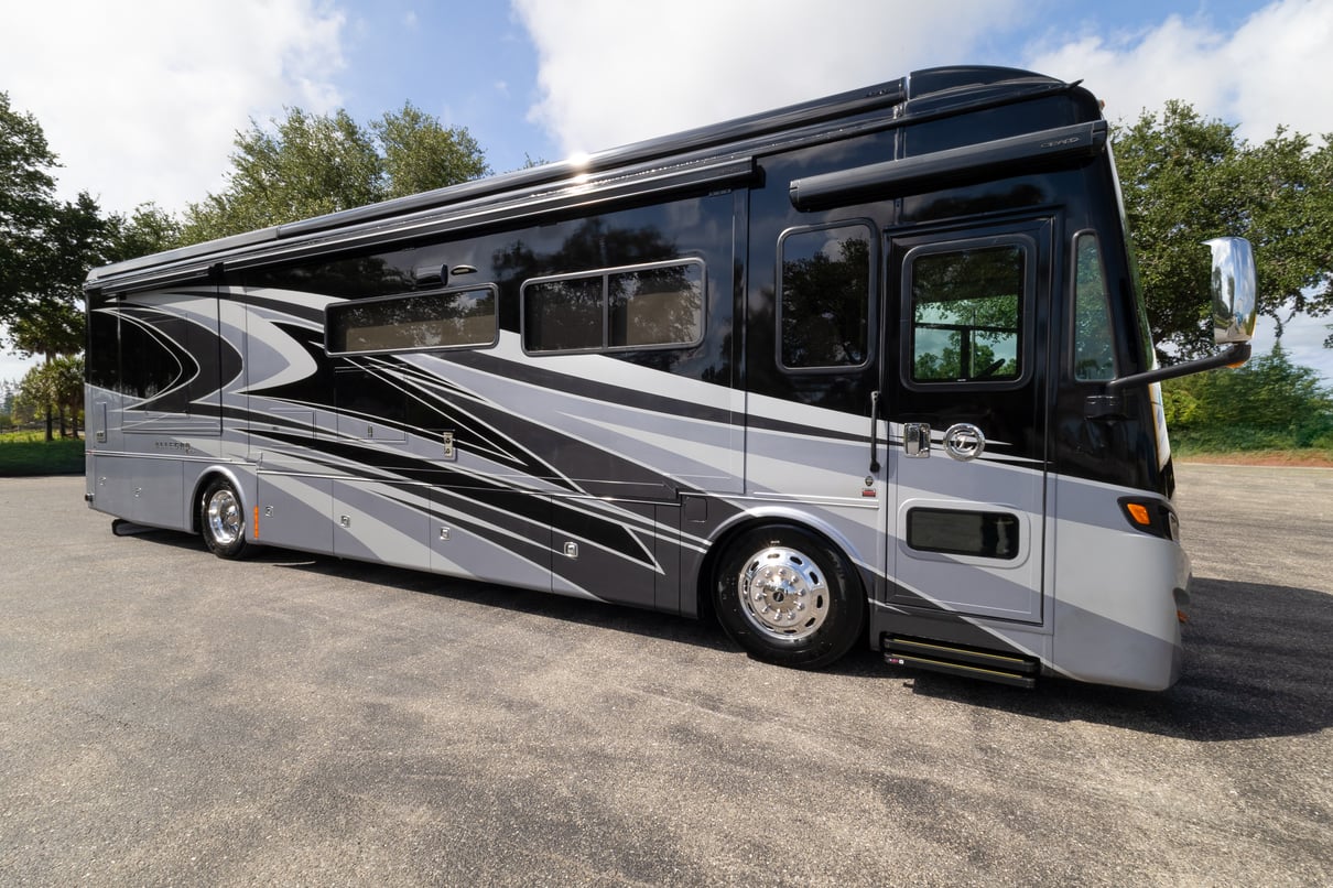 2022 Tiffin Allegro Red 37PA gallery image-2