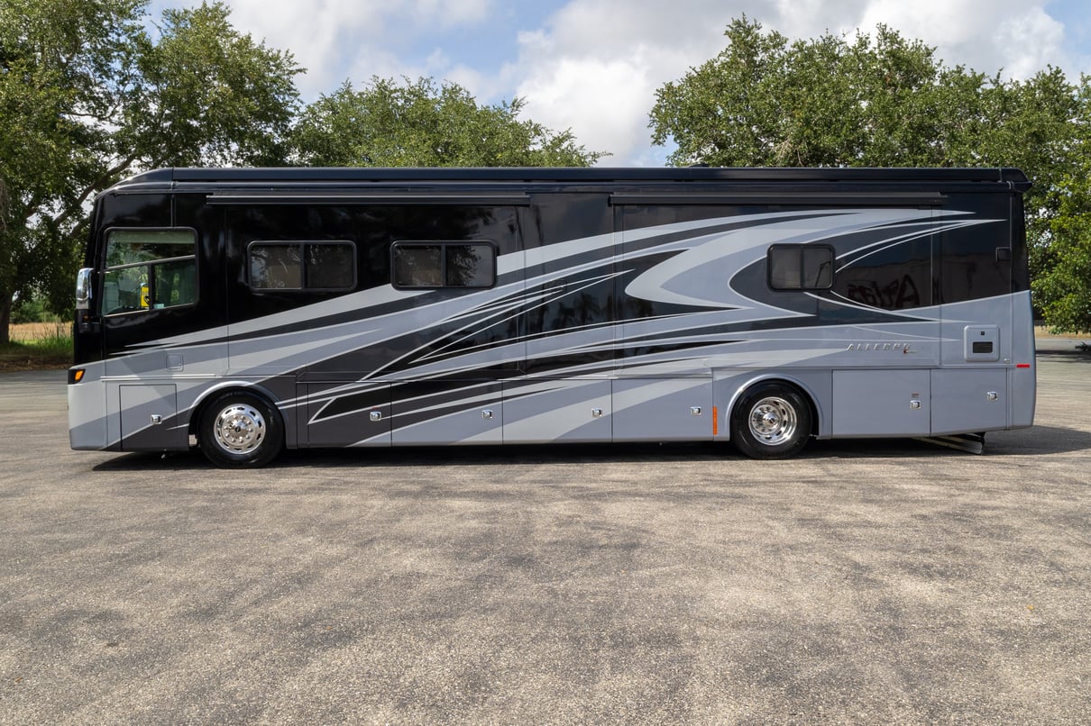2022 Tiffin Allegro Red 37PA gallery image-9
