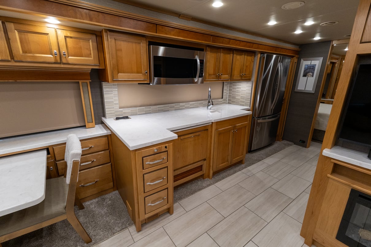 2022 Tiffin Allegro Red 37PA gallery image-17
