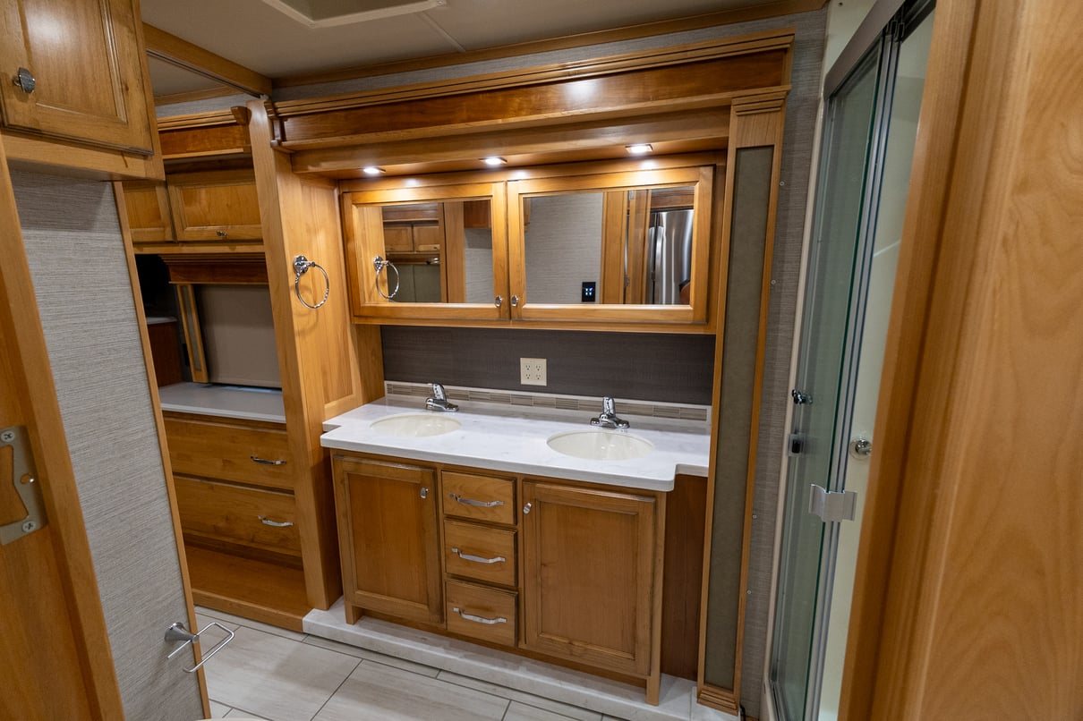 2022 Tiffin Allegro Red 37PA gallery image-21
