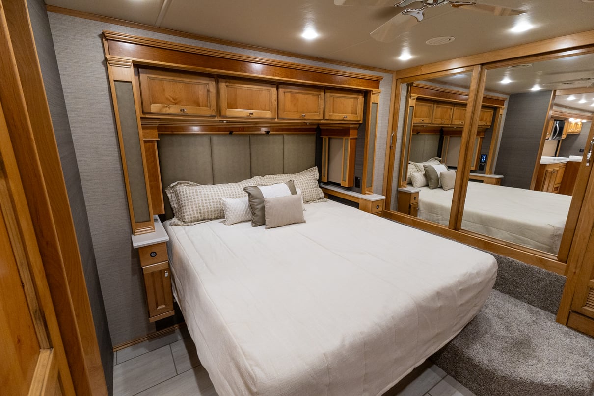 2022 Tiffin Allegro Red 37PA gallery image-24