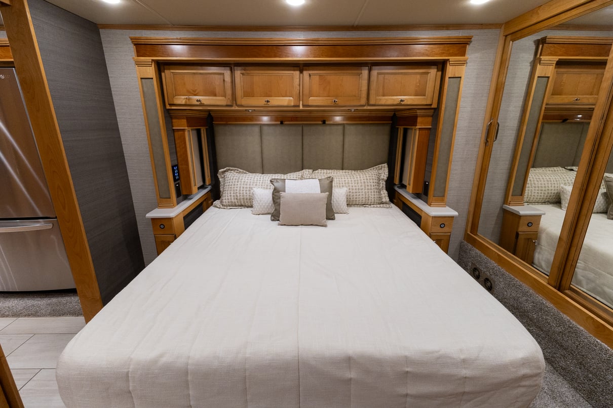 2022 Tiffin Allegro Red 37PA gallery image-25