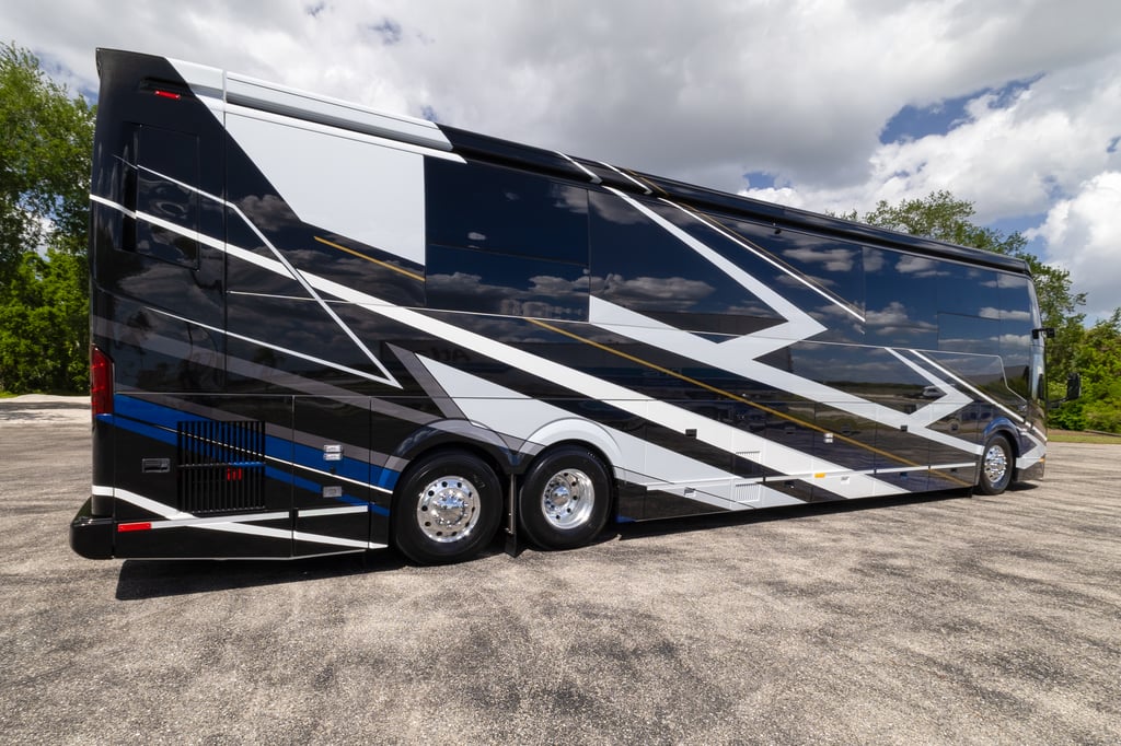 2026 Prevost Loki H3 45 LC023