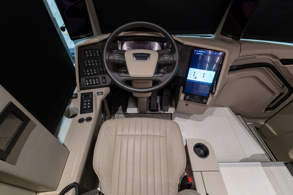 2026 Prevost Loki H3 45 LC023 gallery image-13