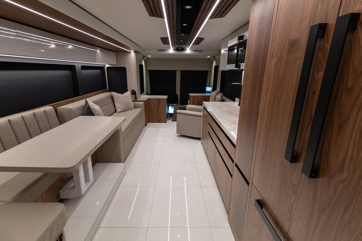 2026 Prevost Loki H3 45 LC023 gallery image-21