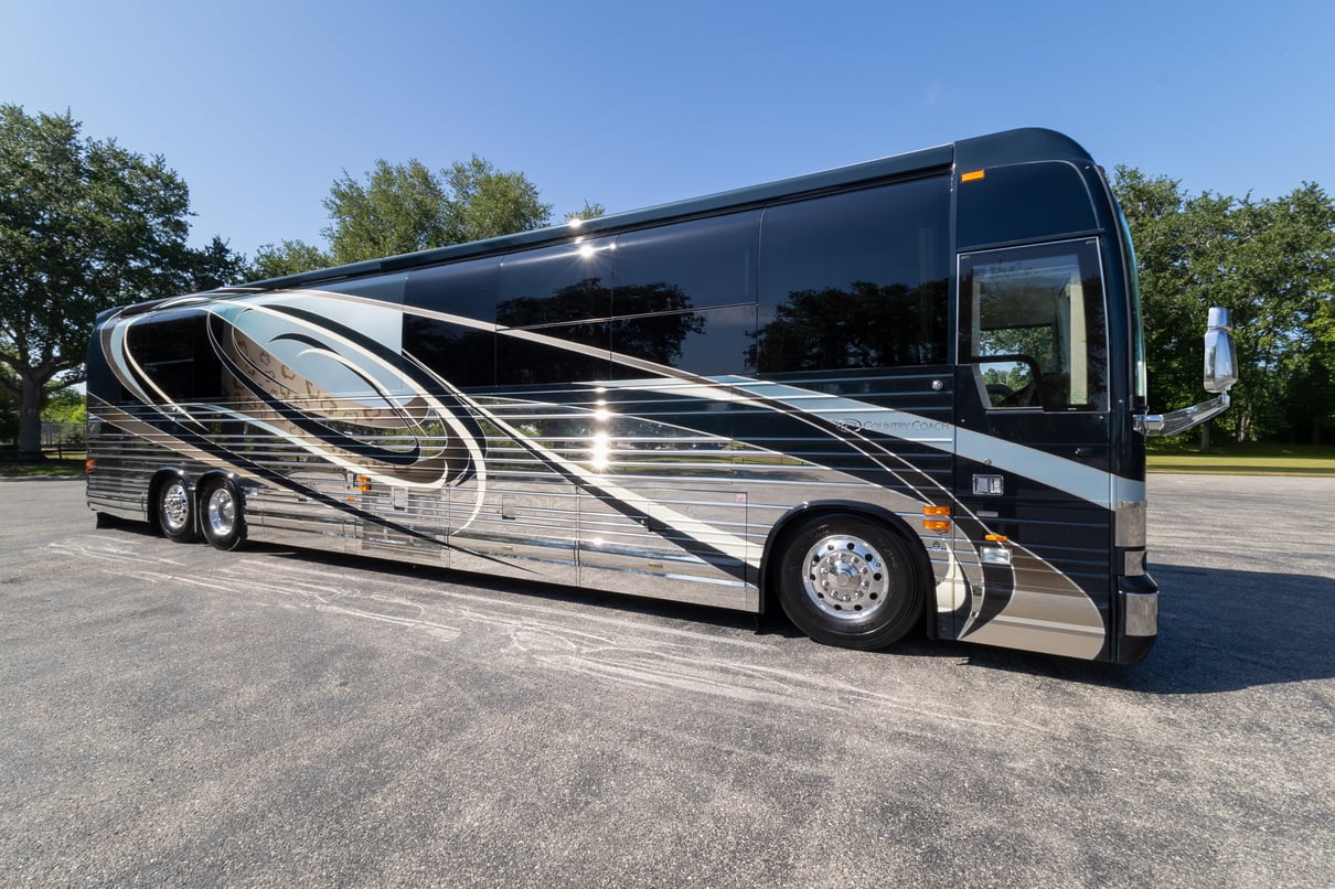 2006 Prevost Country Coach XL II gallery image-2