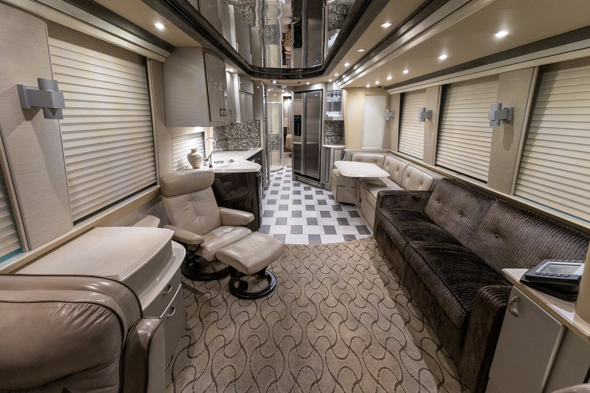 2006 Prevost Country Coach XL II gallery image-14