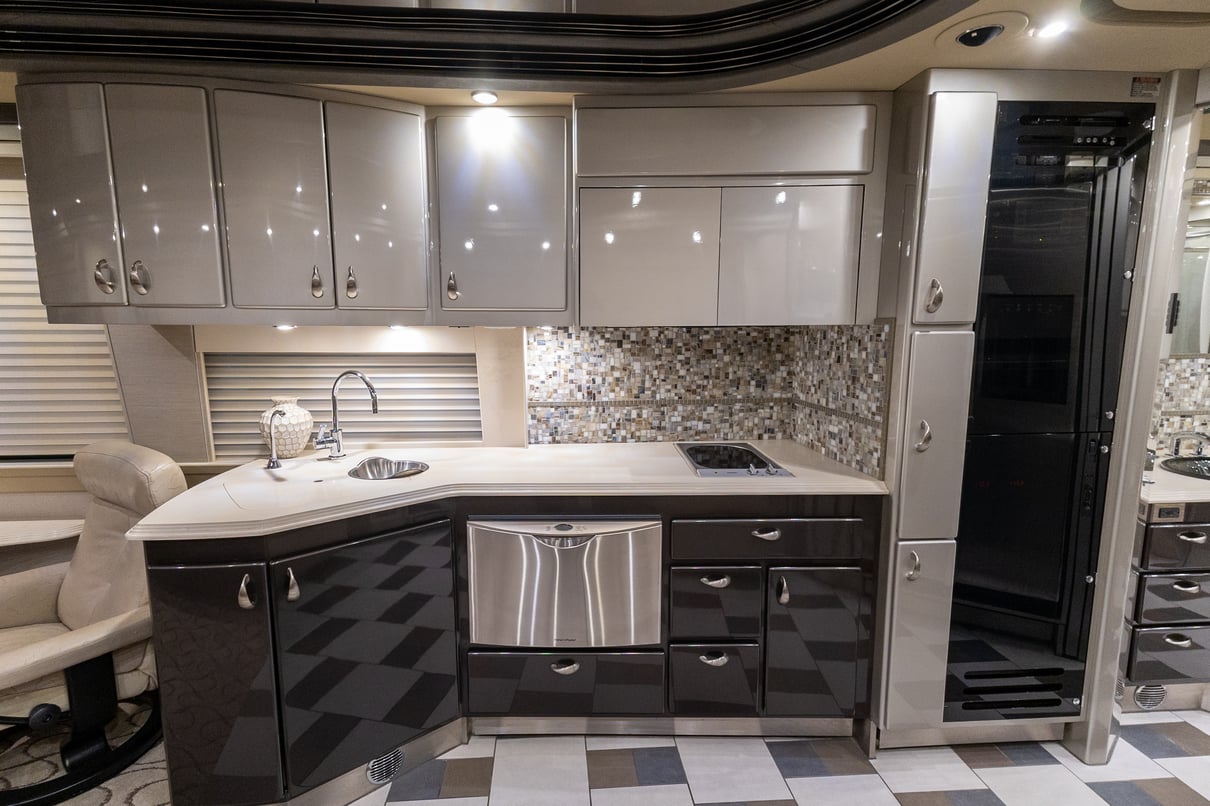 2006 Prevost Country Coach XL II gallery image-19