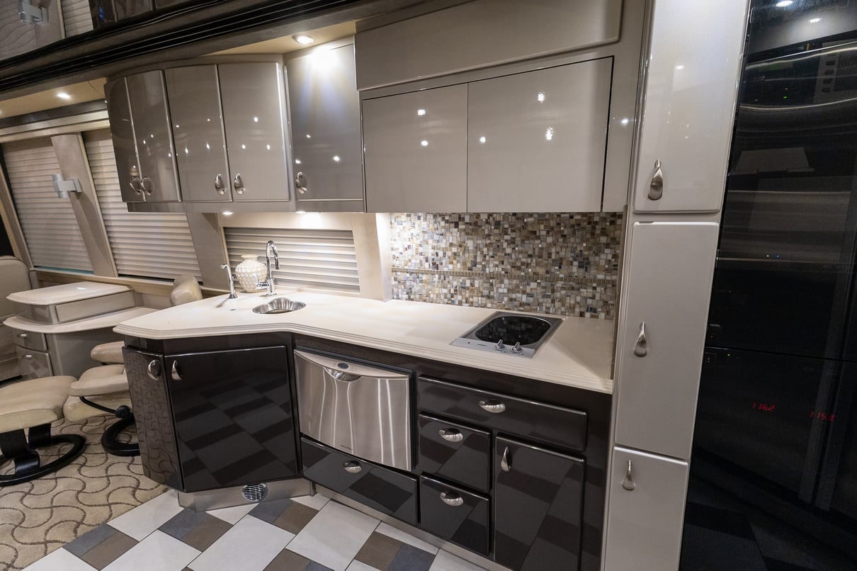 2006 Prevost Country Coach XL II gallery image-20