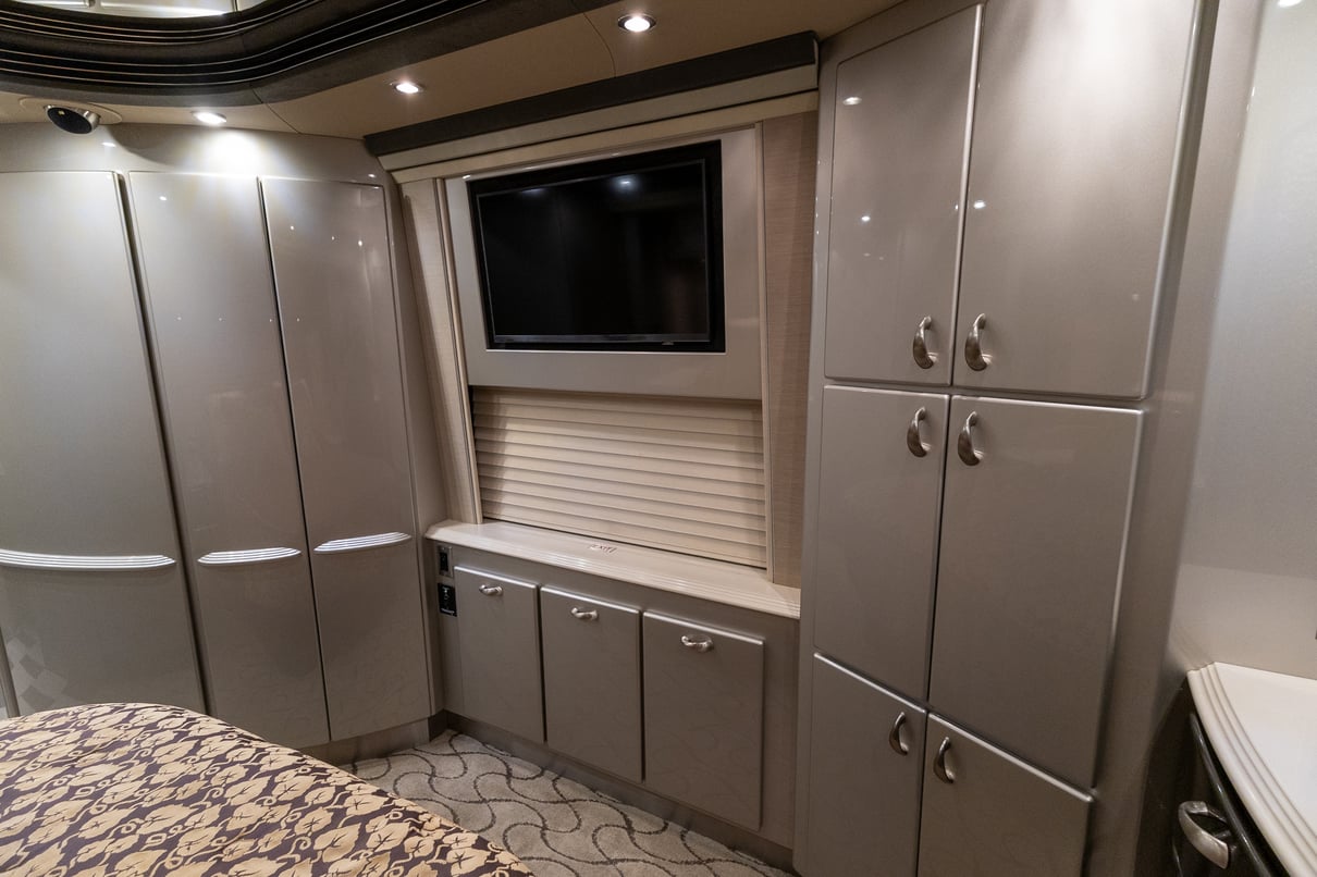 2006 Prevost Country Coach XL II gallery image-29