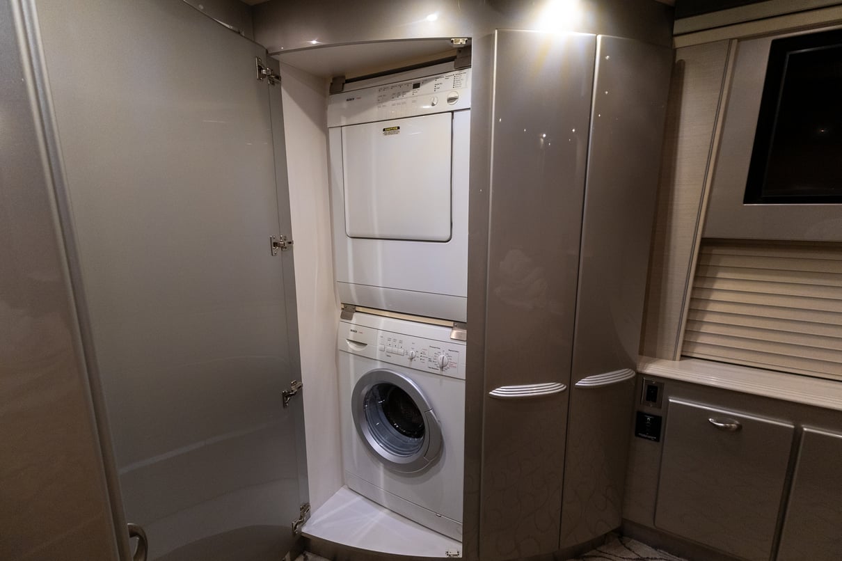 2006 Prevost Country Coach XL II gallery image-31