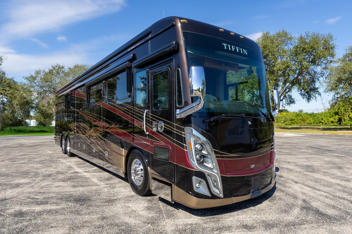 2022 Tiffin Zephyr 45 PZ gallery image-1