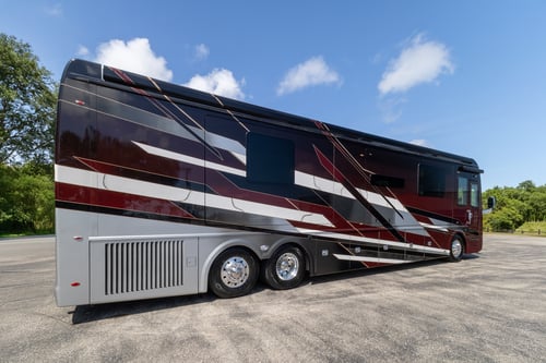 2023 Foretravel Realm Presidential LVMS