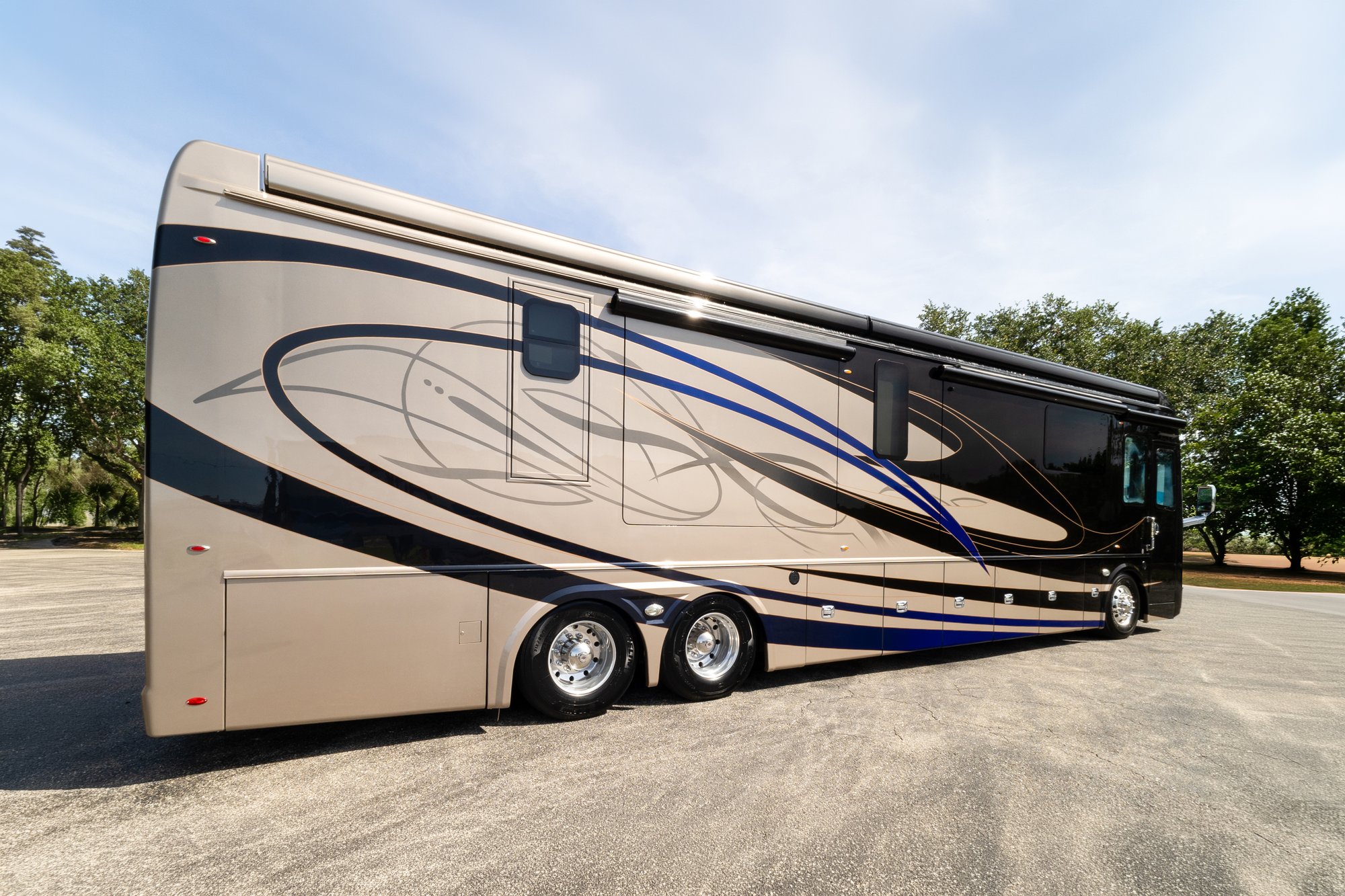 2019 Foretravel iH 45