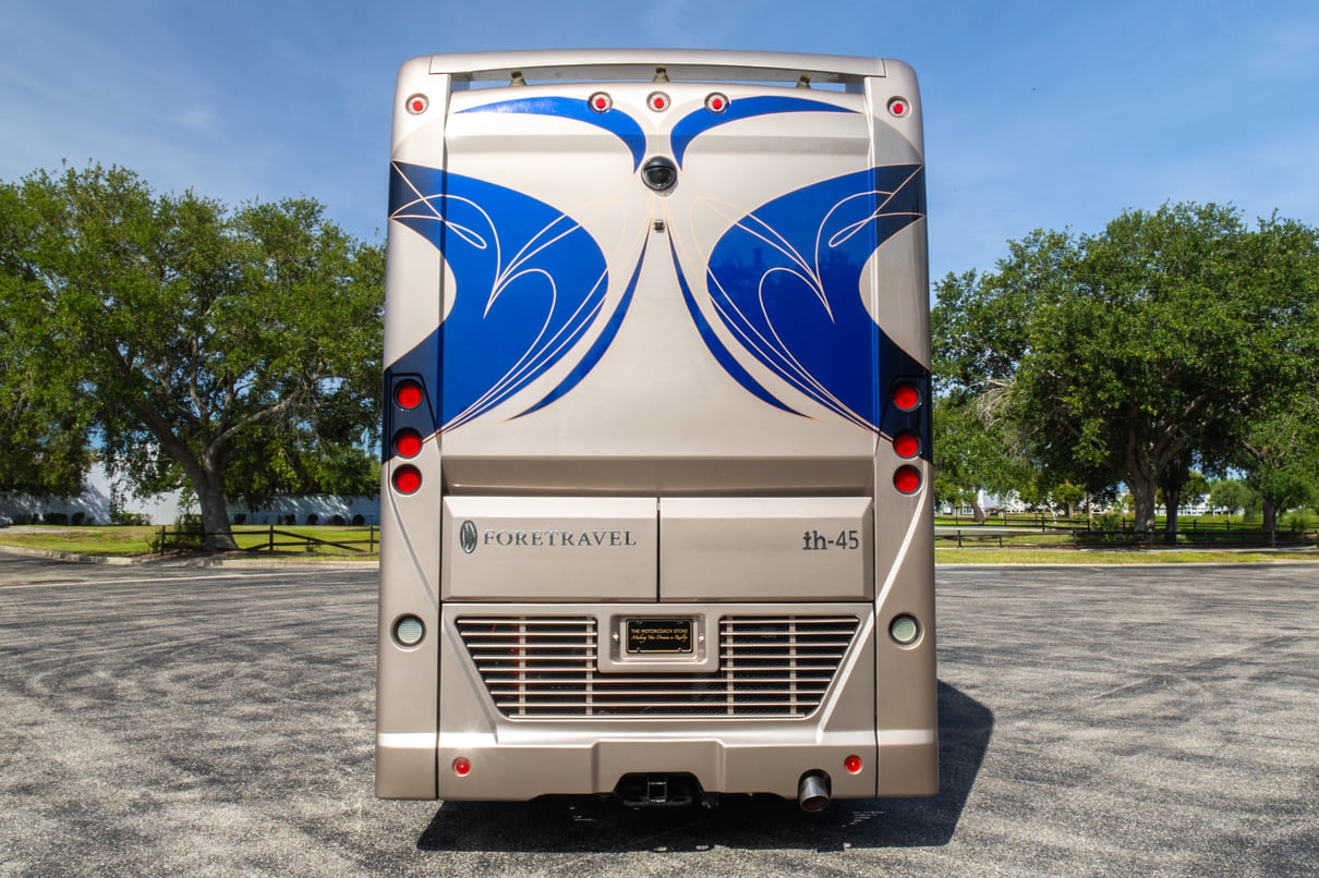 2019 Foretravel iH 45 gallery image-6