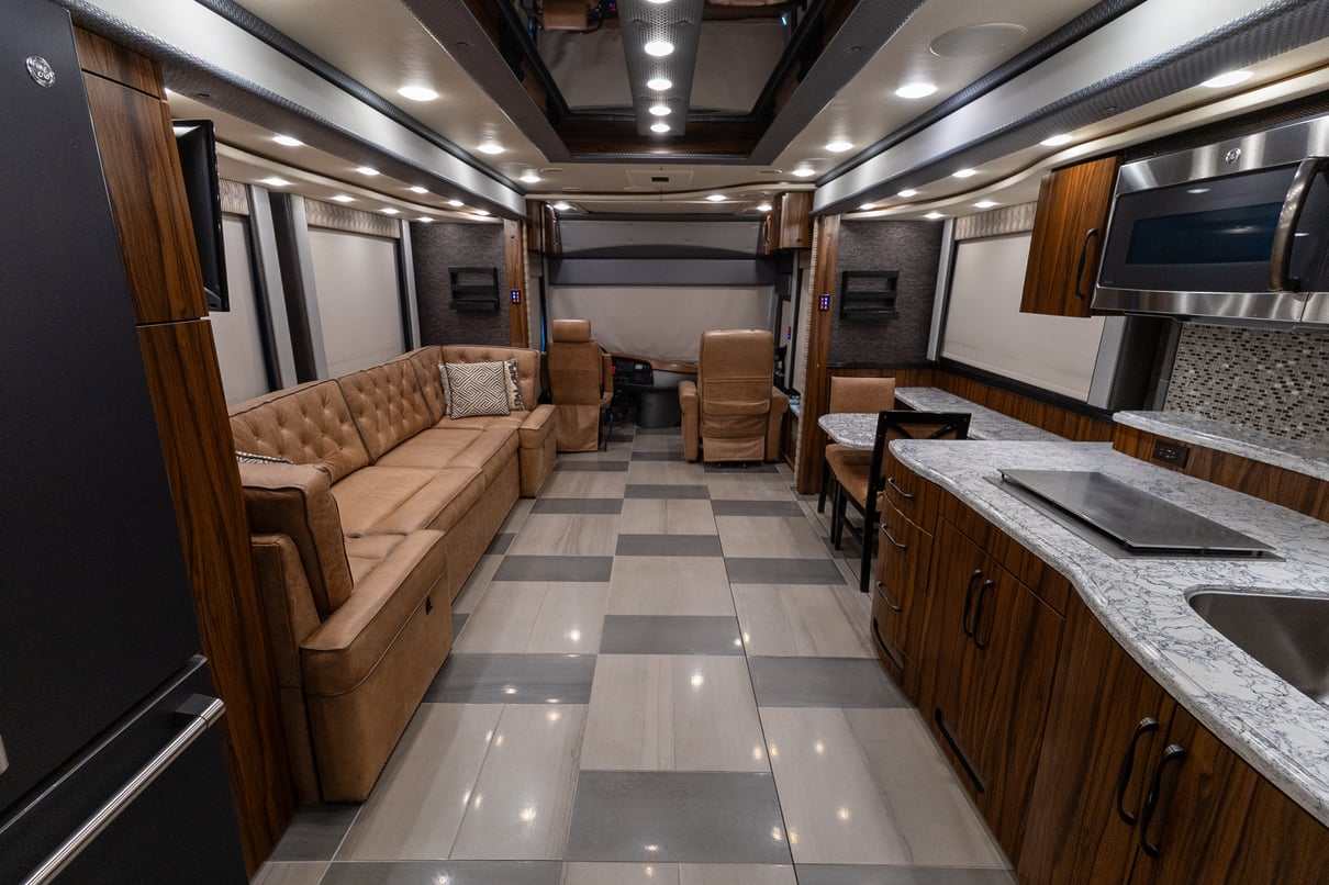 2019 Foretravel iH 45 gallery image-21