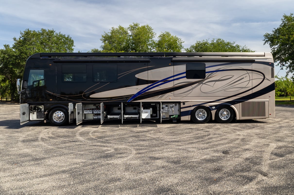 2019 Foretravel iH 45 gallery image-34