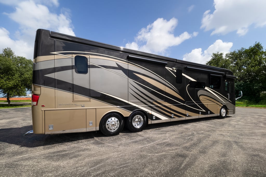 2020 Newmar Mountain Aire 4551