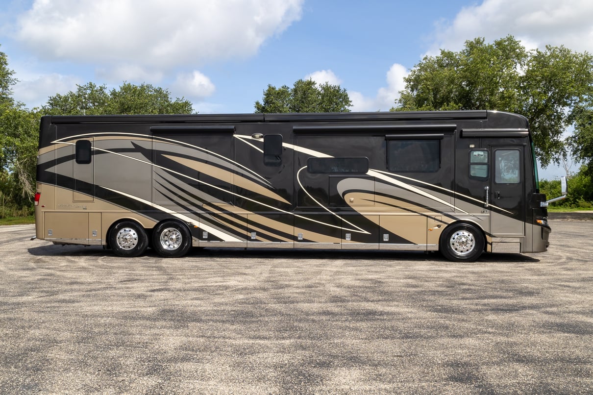 2020 Newmar Mountain Aire 4551 gallery image-3