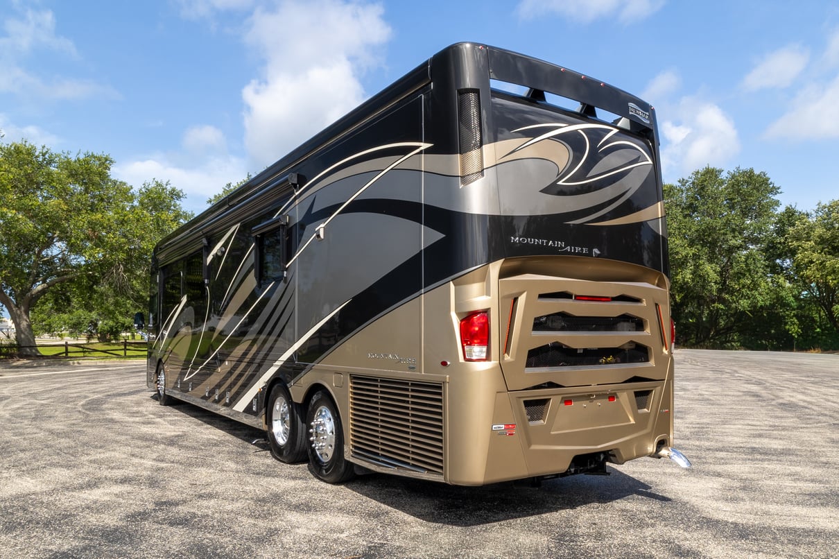 2020 Newmar Mountain Aire 4551 gallery image-7