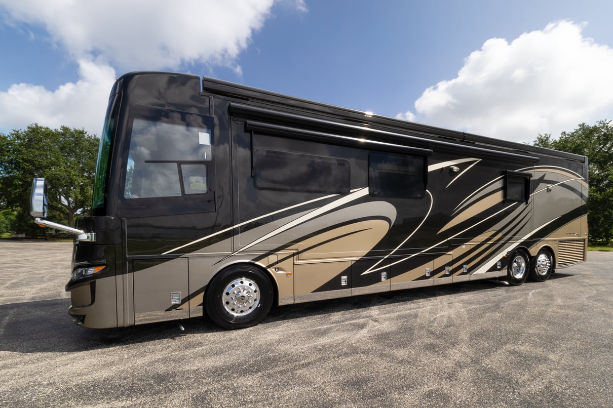 2020 Newmar Mountain Aire 4551 gallery image-10