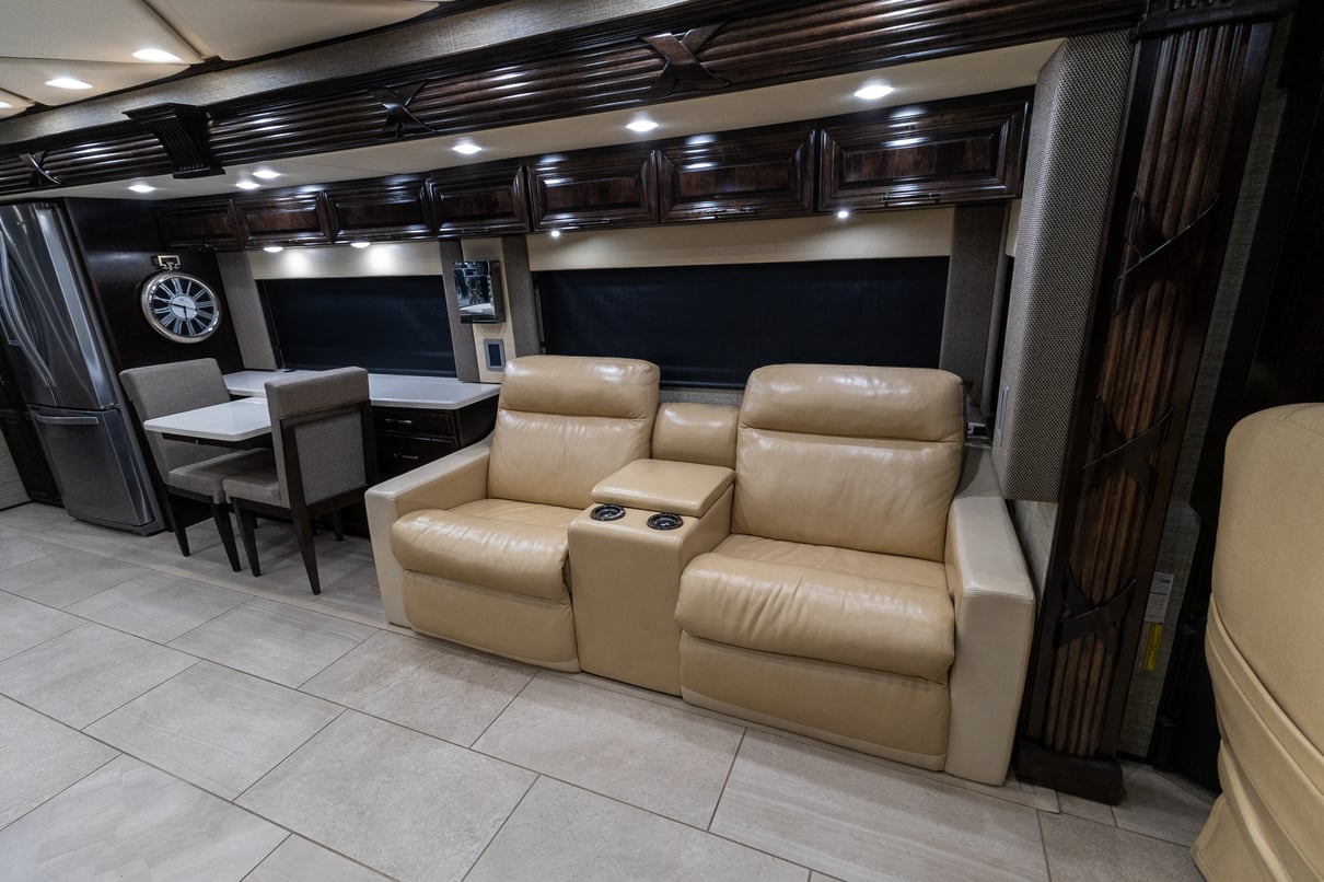 2020 Newmar Mountain Aire 4551 gallery image-15