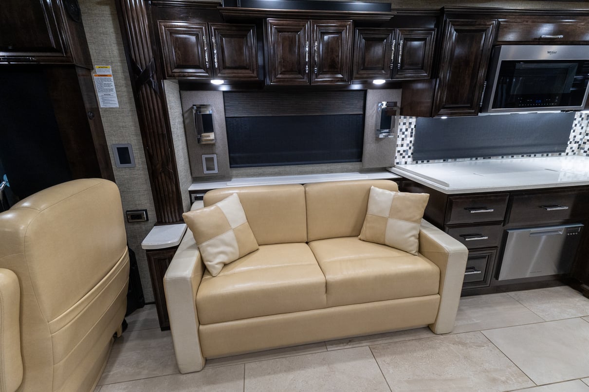 2020 Newmar Mountain Aire 4551 gallery image-17