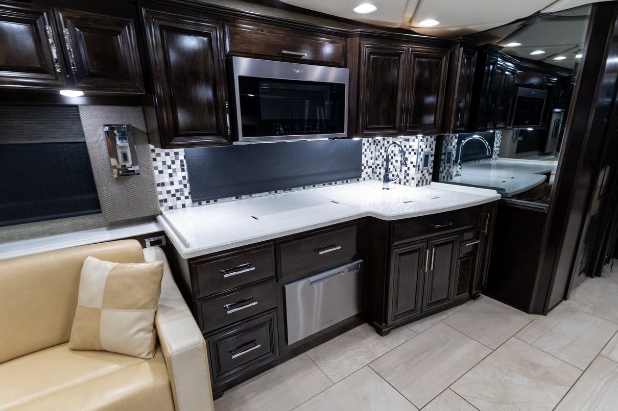 2020 Newmar Mountain Aire 4551 gallery image-18