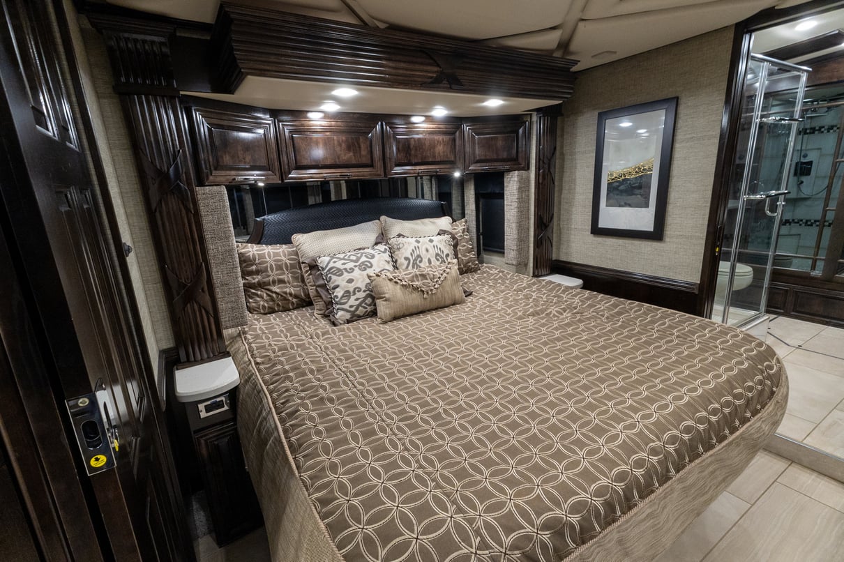 2020 Newmar Mountain Aire 4551 gallery image-24