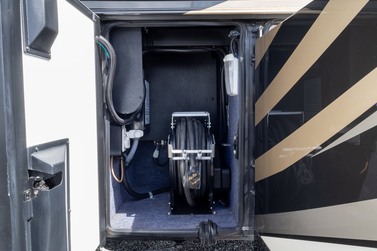 2020 Newmar Mountain Aire 4551 gallery image-47