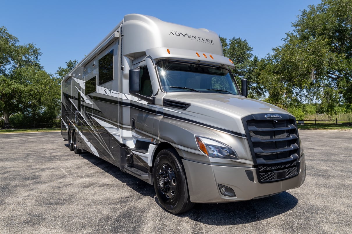 2026 SHOWHAULER ADVENTURE A4502 gallery image-1