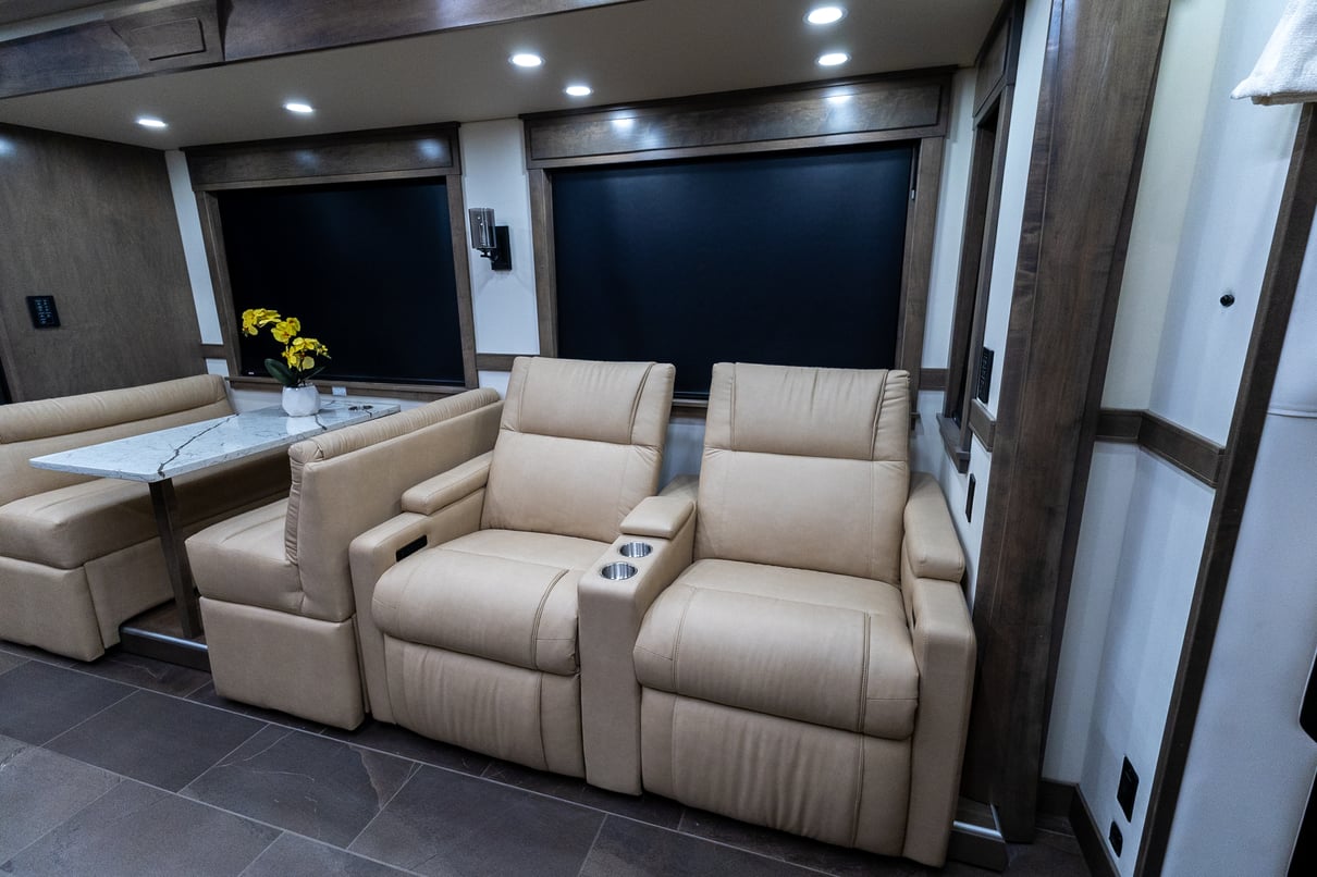 2026 SHOWHAULER ADVENTURE A4502 gallery image-16