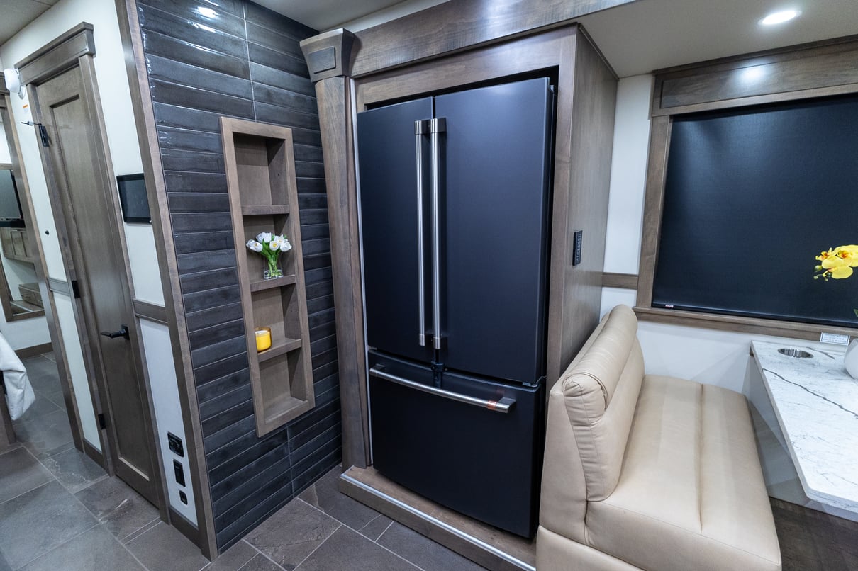 2026 SHOWHAULER ADVENTURE A4502 gallery image-18