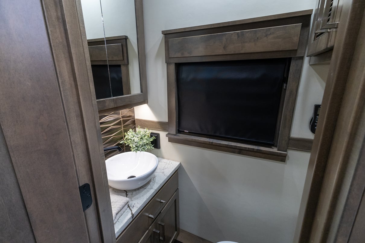 2026 SHOWHAULER ADVENTURE A4502 gallery image-25