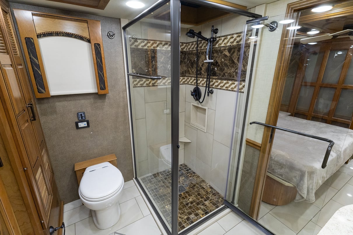 2017 Entegra Cornerstone 45B gallery image-29