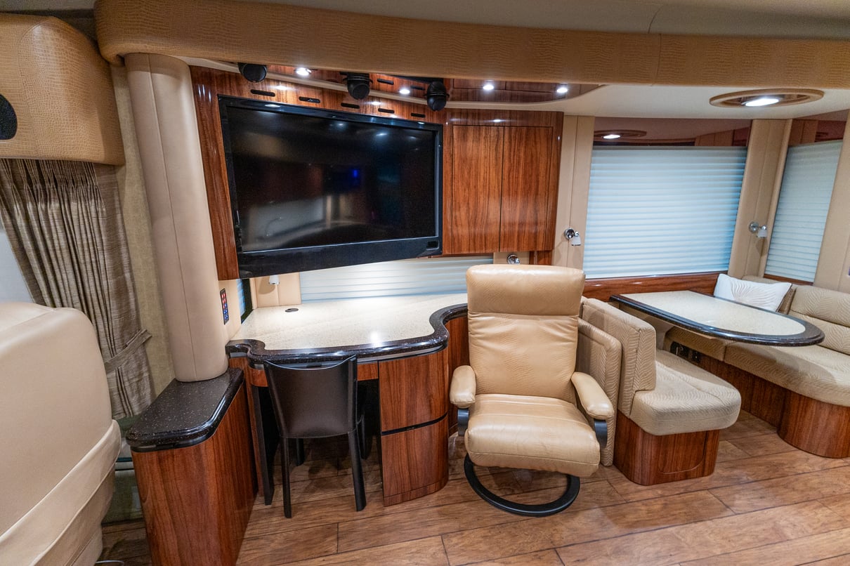 2012 Newell P2000i gallery image-15