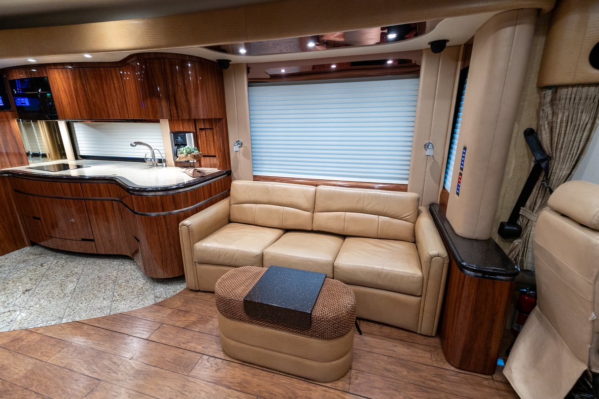 2012 Newell P2000i gallery image-17