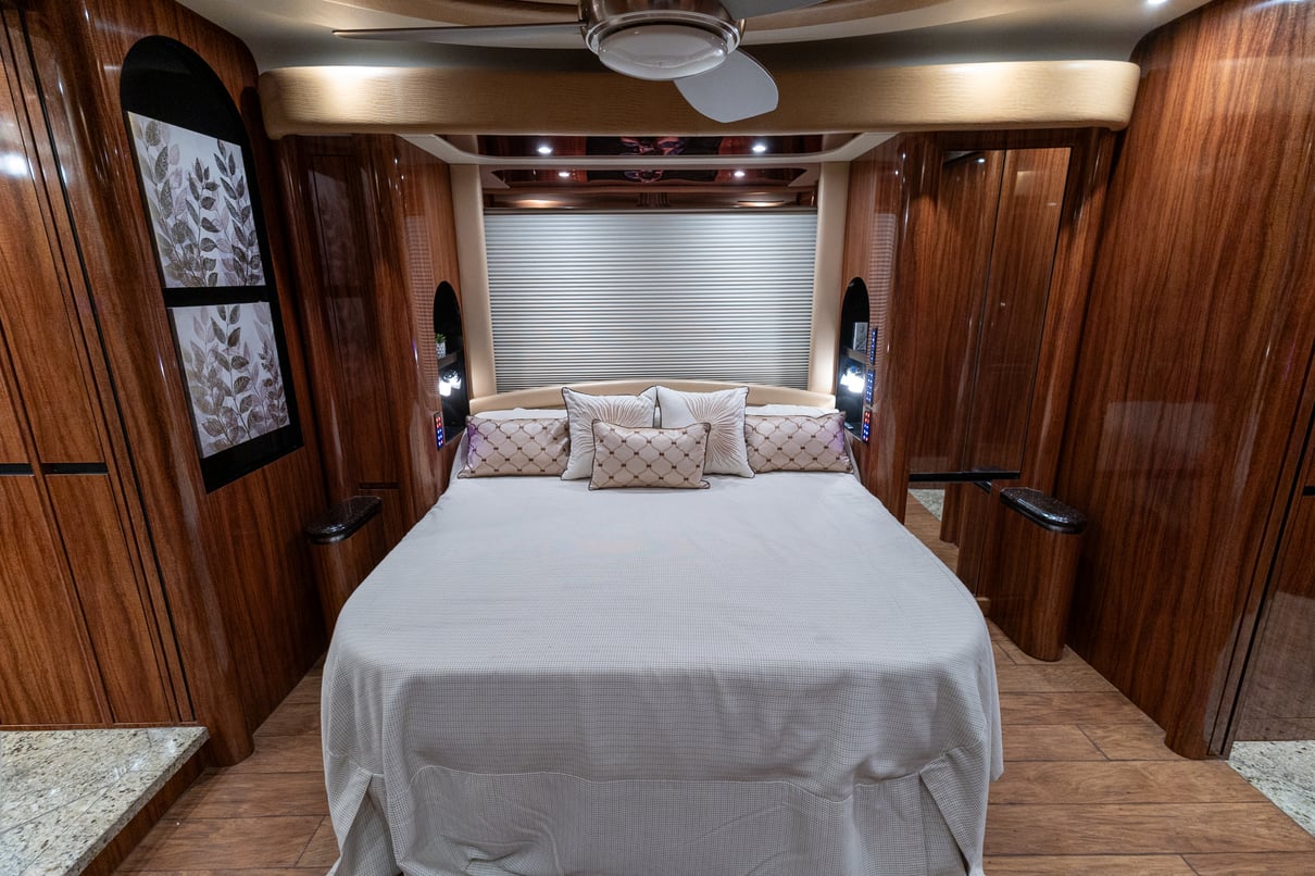 2012 Newell P2000i gallery image-26