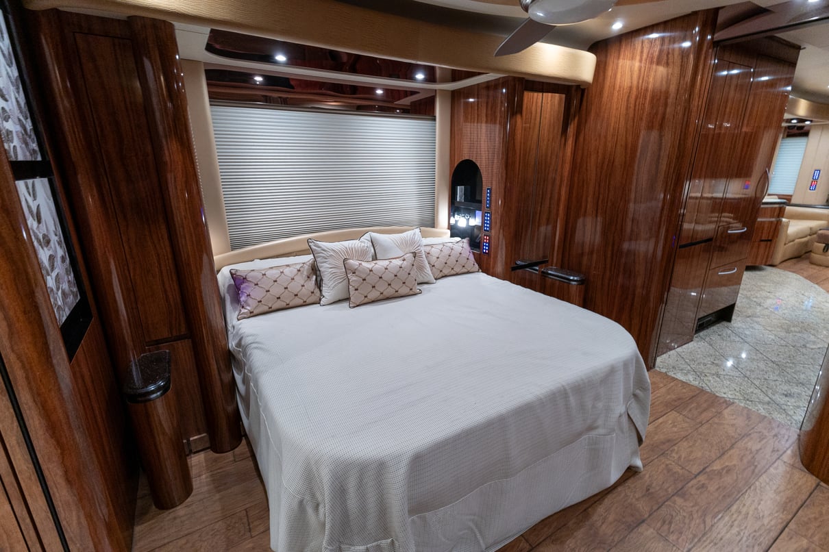 2012 Newell P2000i gallery image-27
