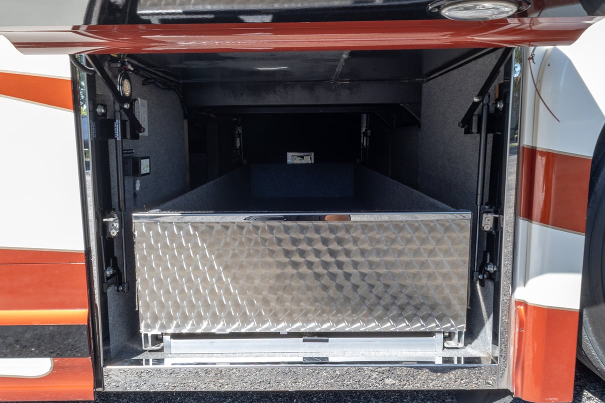 2012 Newell P2000i gallery image-40