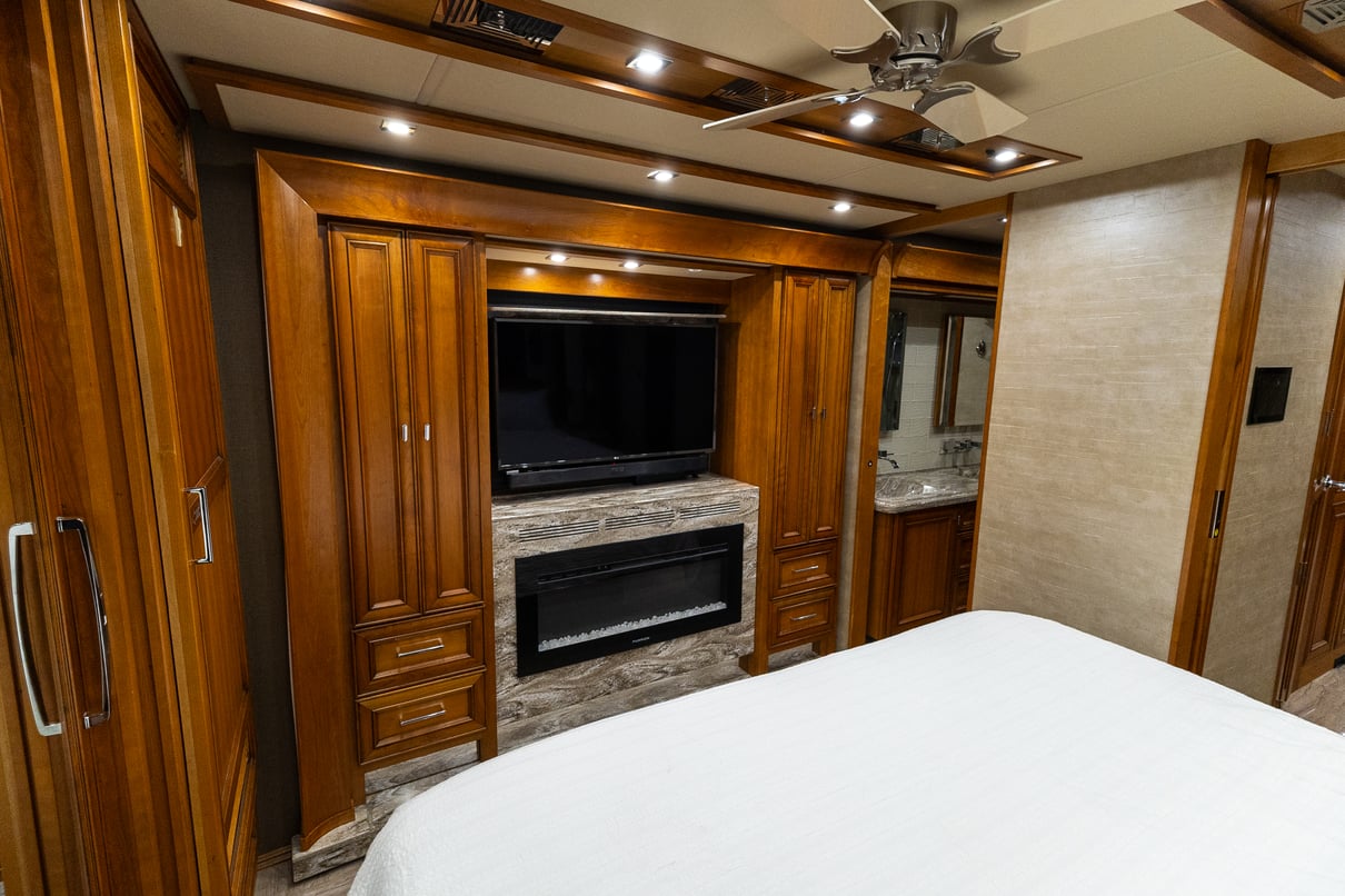 2019 Tiffin Allegro Bus 37AP gallery image-27