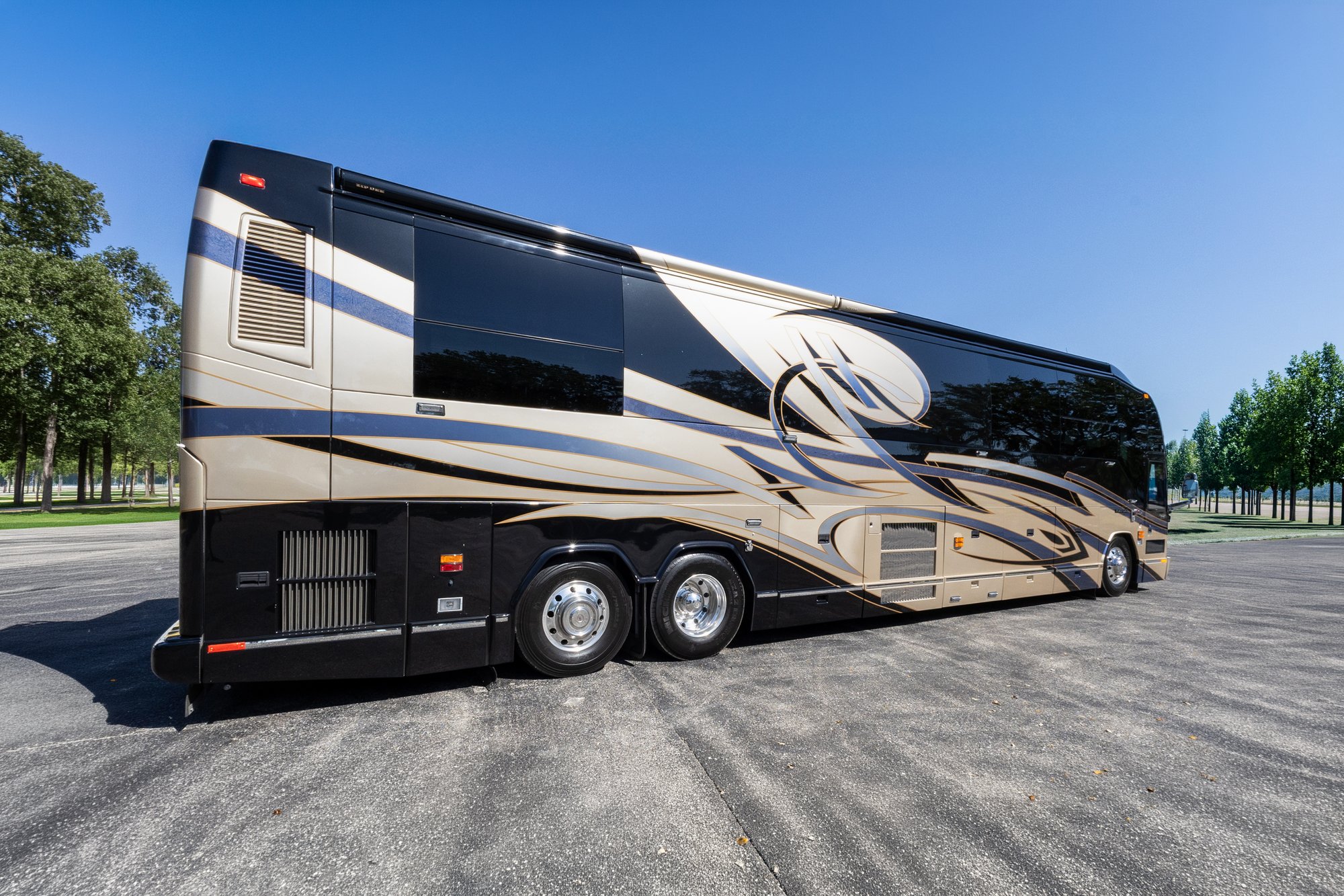 2009 Prevost Liberty H3 45