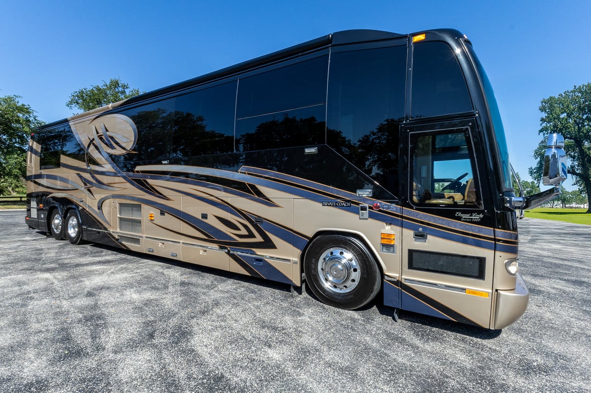 2009 Prevost Liberty H3 45 gallery image-2