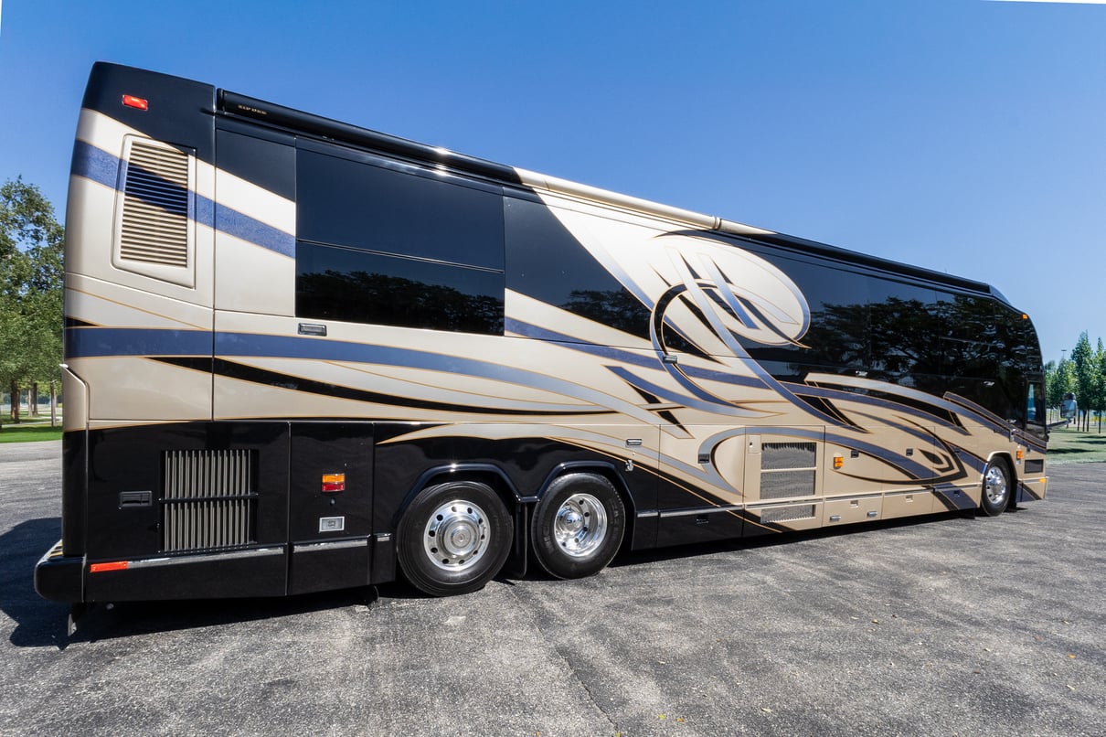 2009 Prevost Liberty H3 45 gallery image-4