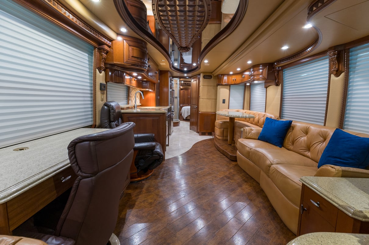 2009 Prevost Liberty H3 45 gallery image-14